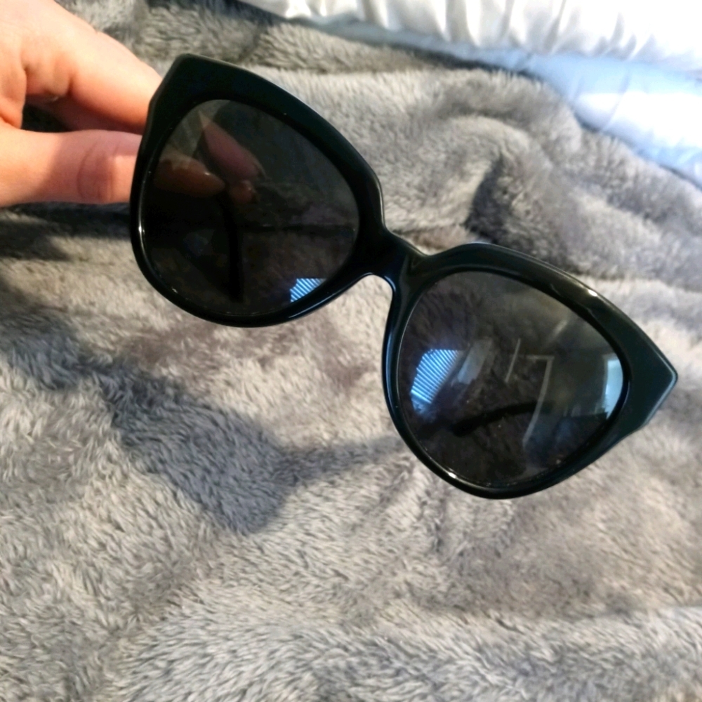 NWOT Authentic Michael Kors Cat eye Sunglasses